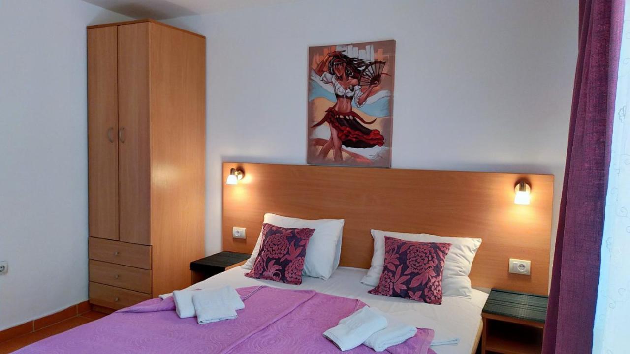 Guesthouse Tri Palme Bečići Eksteriør bilde