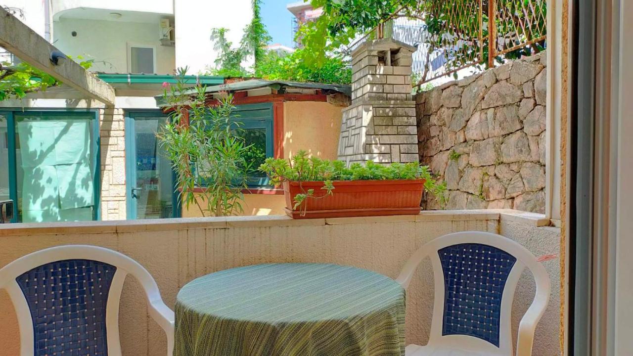 Guesthouse Tri Palme Bečići Eksteriør bilde