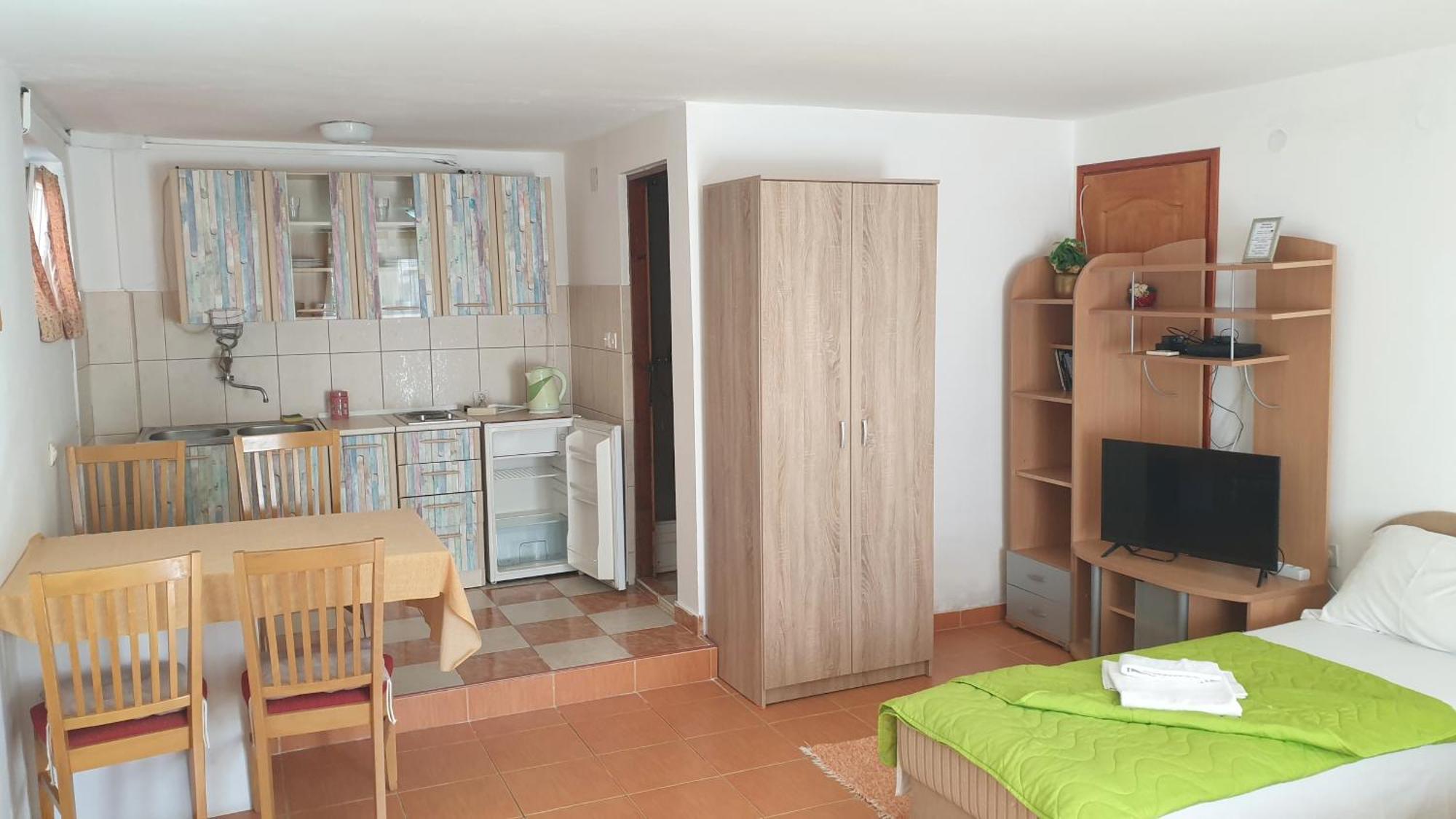 Guesthouse Tri Palme Bečići Eksteriør bilde