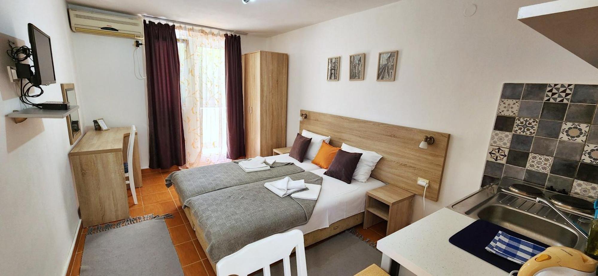Guesthouse Tri Palme Bečići Eksteriør bilde