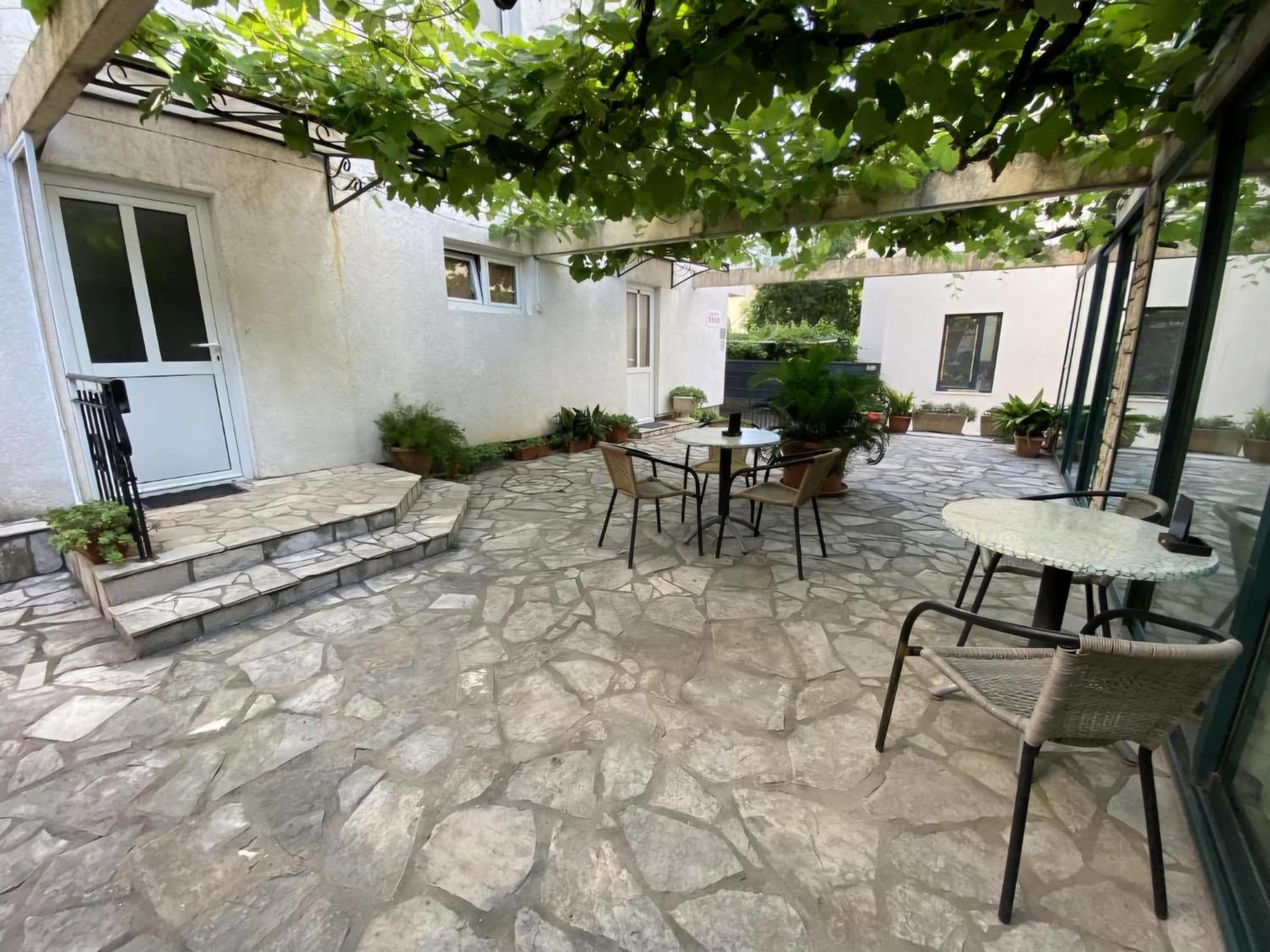 Guesthouse Tri Palme Bečići Eksteriør bilde